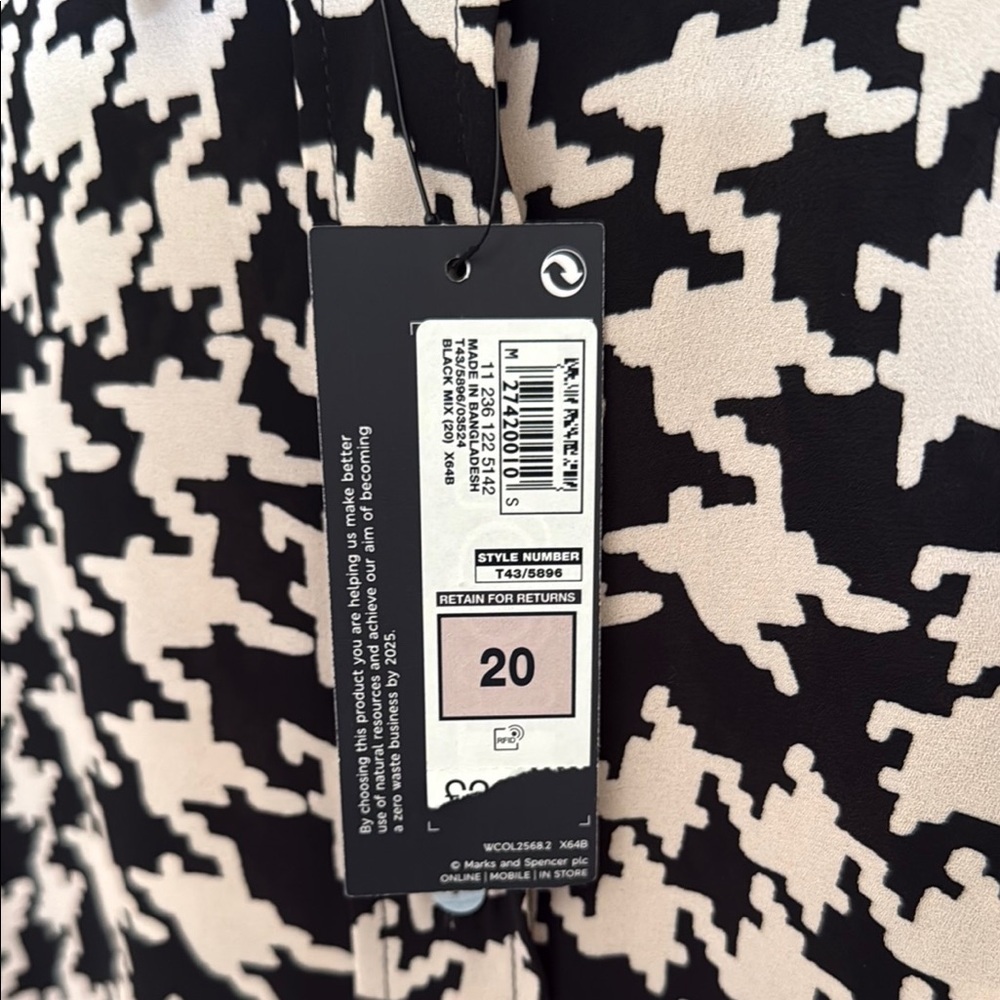 Marks & Spencer Black and Cream Houndstooth Graphic Blouse - Picture 5 of 12